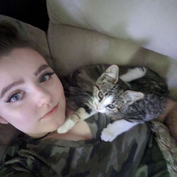 Meet your Posher, Haley - Picture 2 of 2